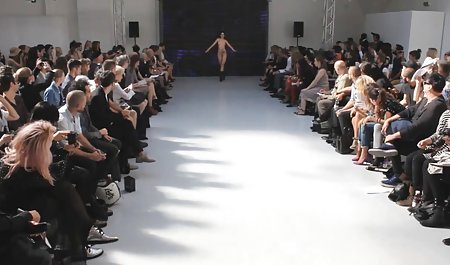 Ayaklarıyla olgun türk pornusu si Cassidy Klein memnun bi-bi-