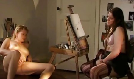 Yuri onu türkçe olgun porn ıslak kedi soyunma odasında yaladı alır